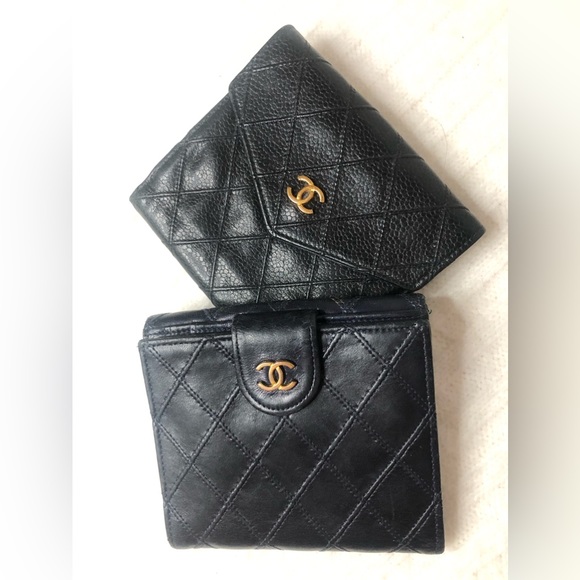 CHANEL Navy Quilted Lambskin Compact Wallet 24k Gold Hardware - Picture 14 of 15